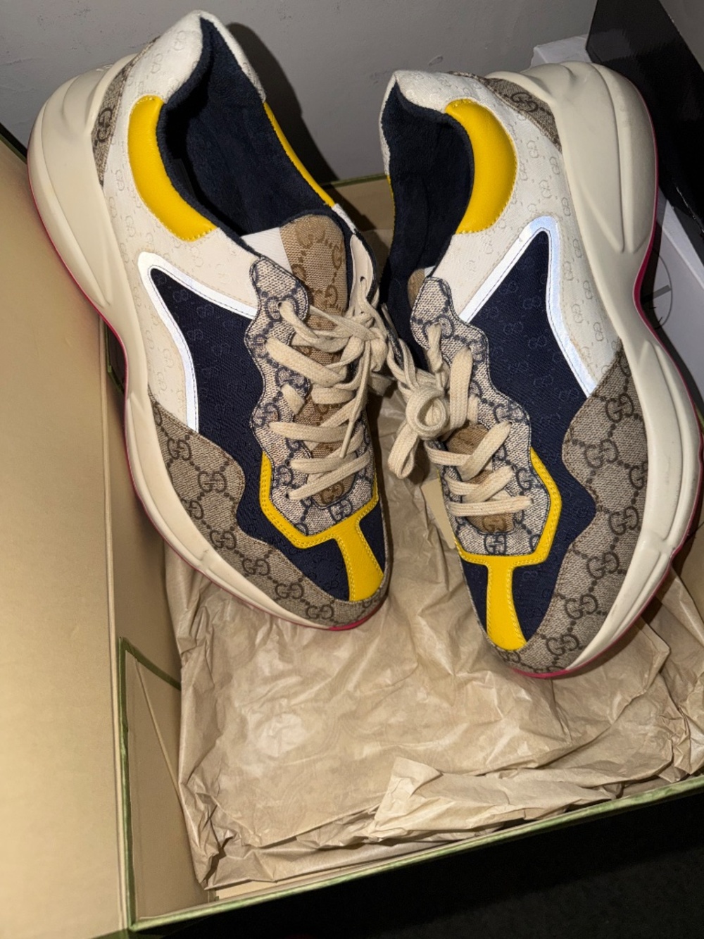 Men’s Gucci sneakers - Picture 2 of 5